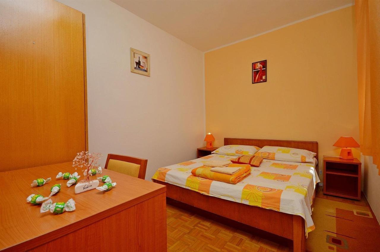 Apartment And Room Ivica Vodice Eksteriør billede